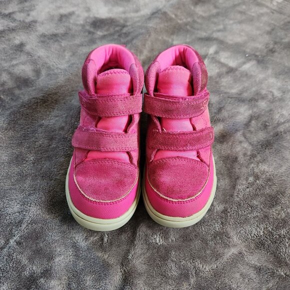 UGG shoes for a Toddler Girl Size 9 - Picture 1 of 7
